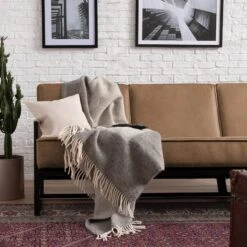 Canapé Rhode (3 Places) 28 Canapé Rhode (3 Places) -VIDAXL || Leitmotiv || Emma Soldes Magasin 1000042071 190225 10090900003 GALLERYIMAGES P000000001000042071