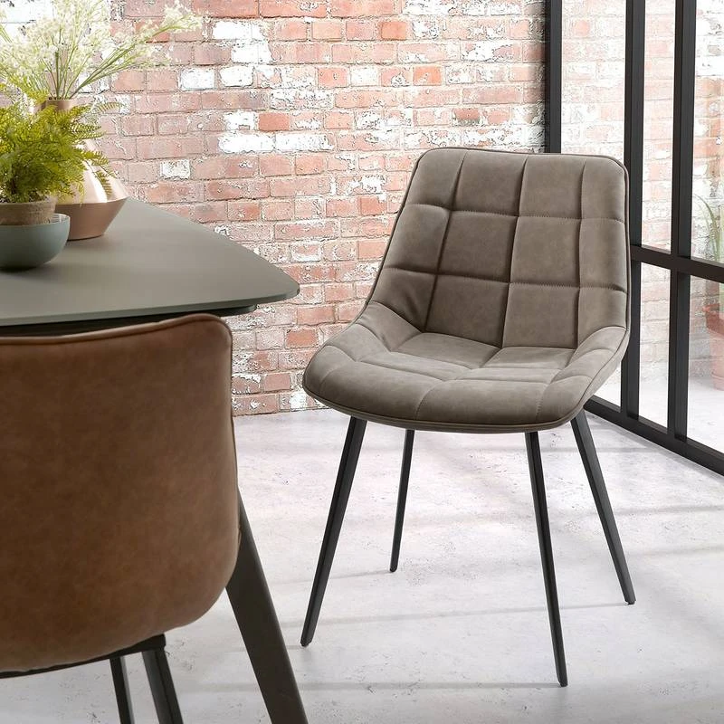 Chaises Capitonnées Kellia (lot De 2) 18 Chaises Capitonnées Kellia (lot De 2) – Image 16