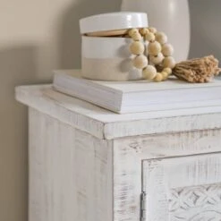 Meuble TV En Bois Massif Waterford -VIDAXL || Leitmotiv || Emma Soldes Magasin 1000333442 230323 024 MOOD DETAILS P000000001000333442 mood