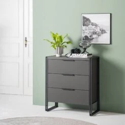 Commode HERBY - 3 Tiroirs -VIDAXL || Leitmotiv || Emma Soldes Magasin 1000369288 231025 020 MOOD DETAILS P000000001000369288 mood